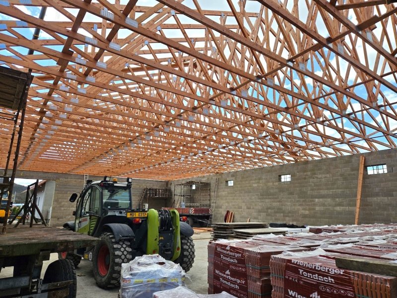 Hala Rovné - montáž